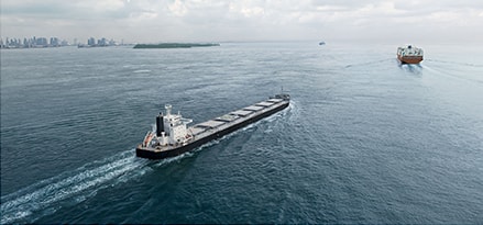 Zwei Öltanker auf dem Weg zu oder von ihrem Ziel